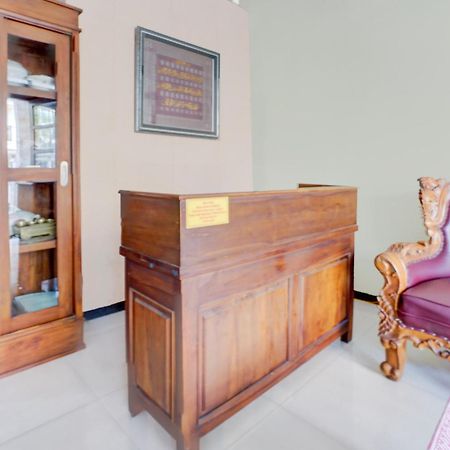 Oyo Life 93083 Nova Jaya 3 Homestay Syariah Lamongan 外观 照片
