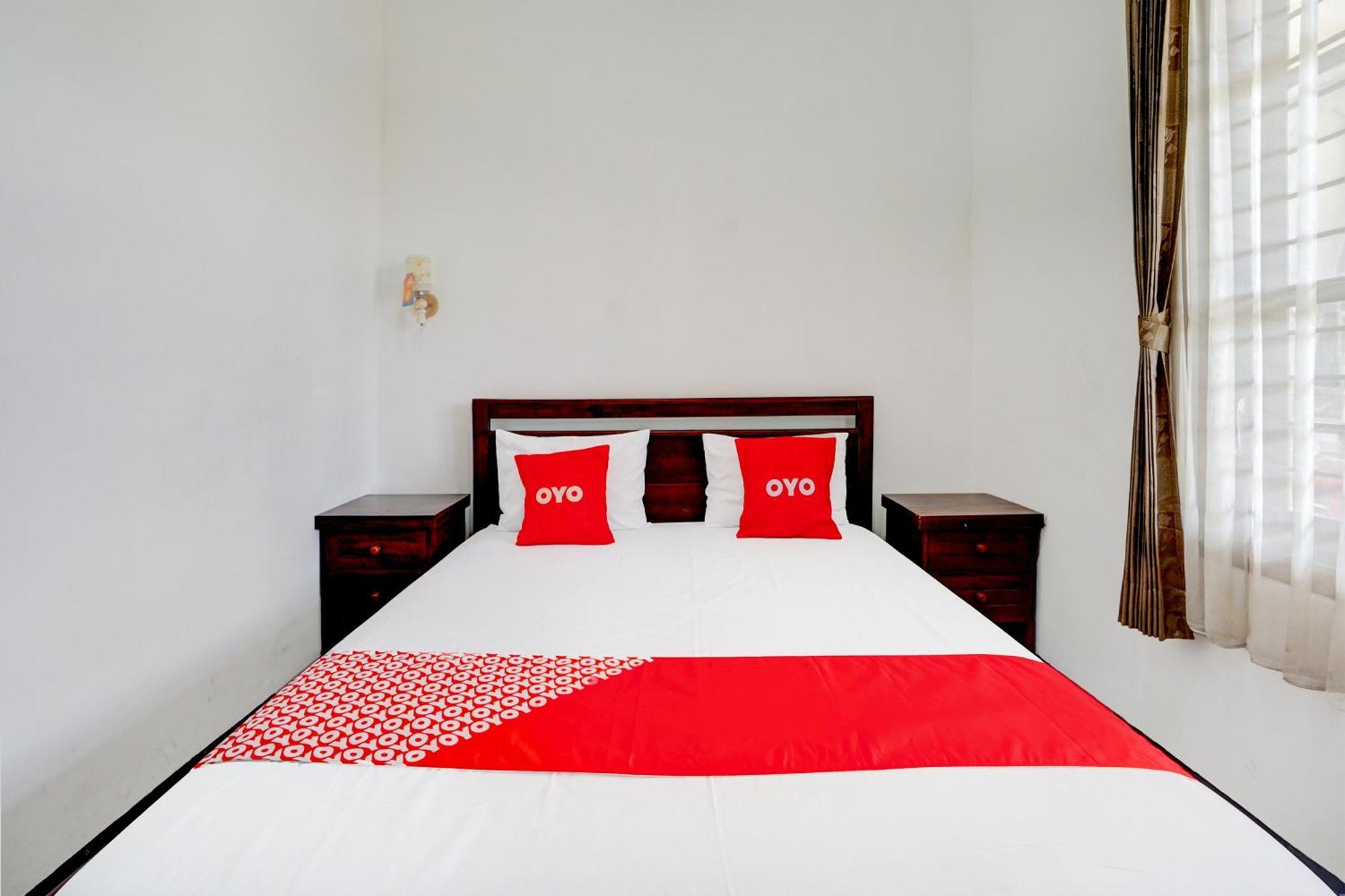 Oyo Life 93083 Nova Jaya 3 Homestay Syariah Lamongan 外观 照片
