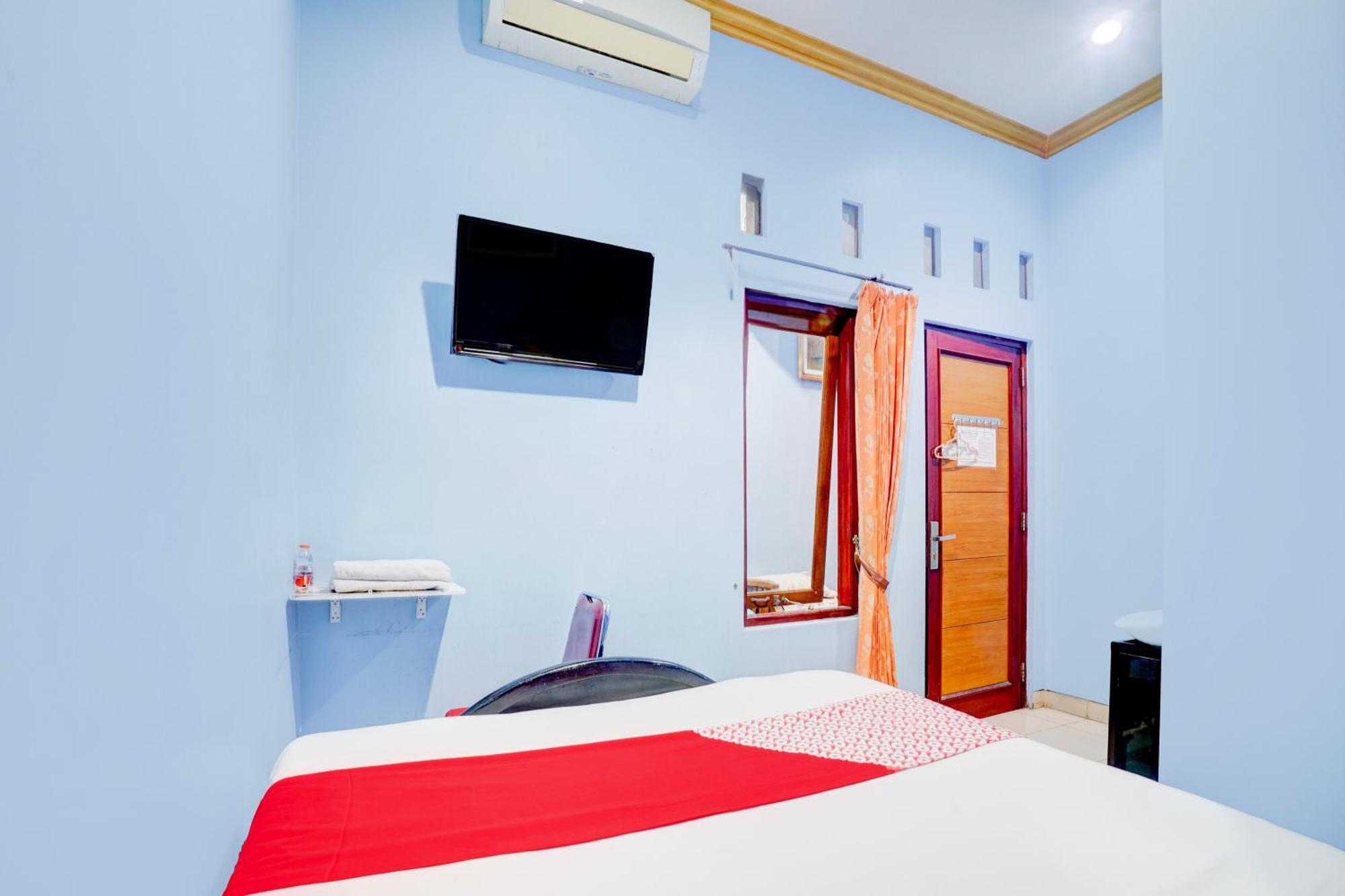 Oyo Life 93083 Nova Jaya 3 Homestay Syariah Lamongan 外观 照片