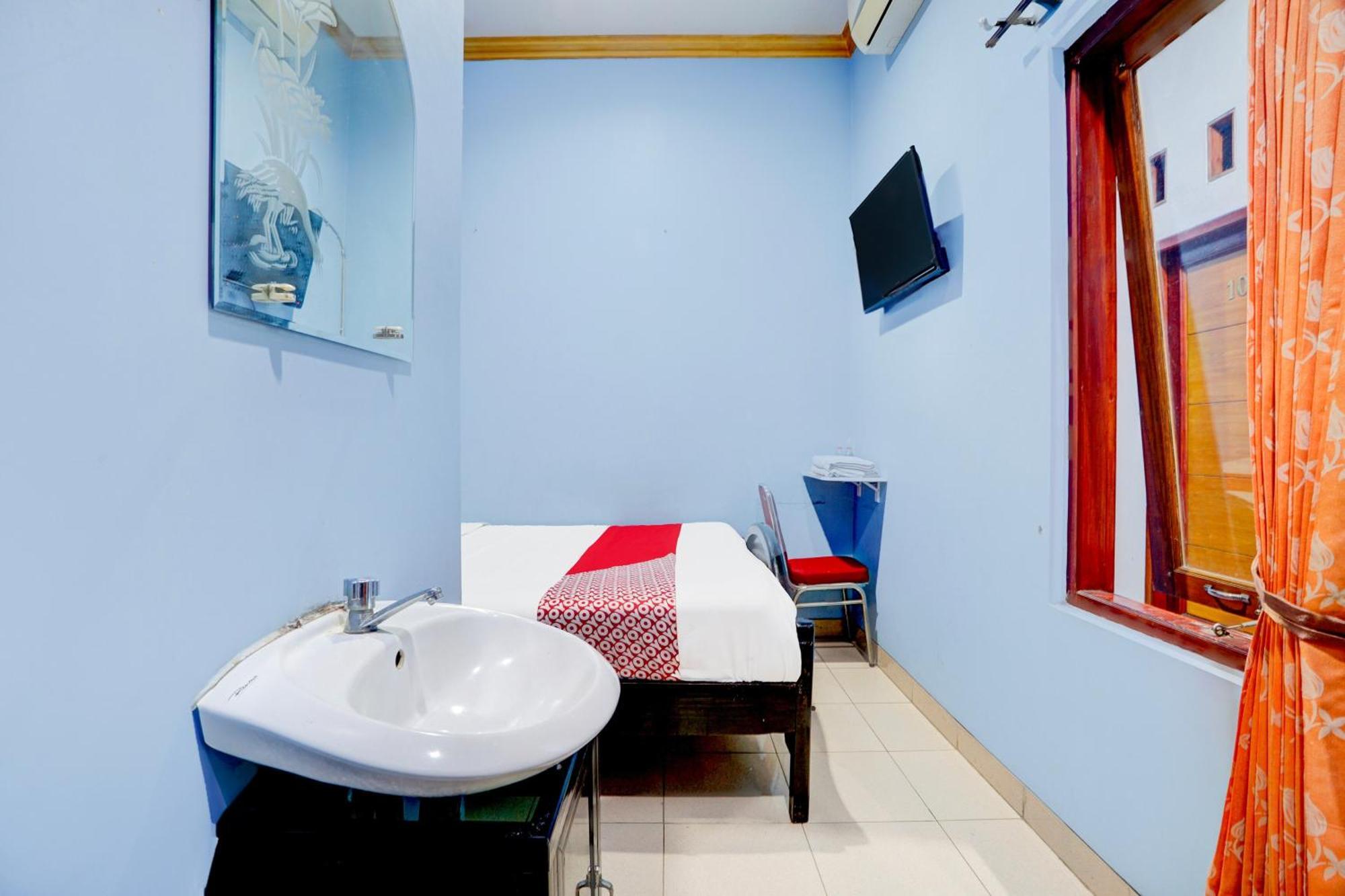 Oyo Life 93083 Nova Jaya 3 Homestay Syariah Lamongan 外观 照片