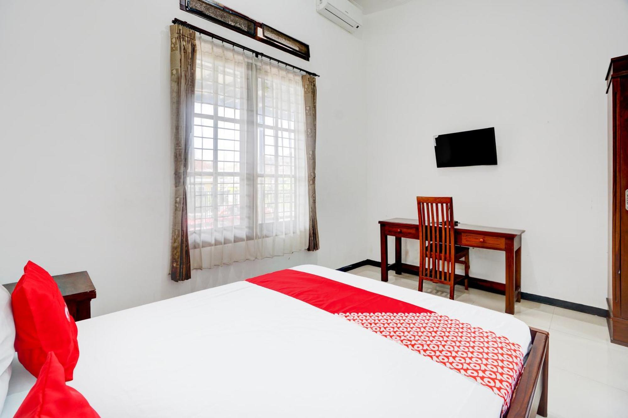 Oyo Life 93083 Nova Jaya 3 Homestay Syariah Lamongan 外观 照片