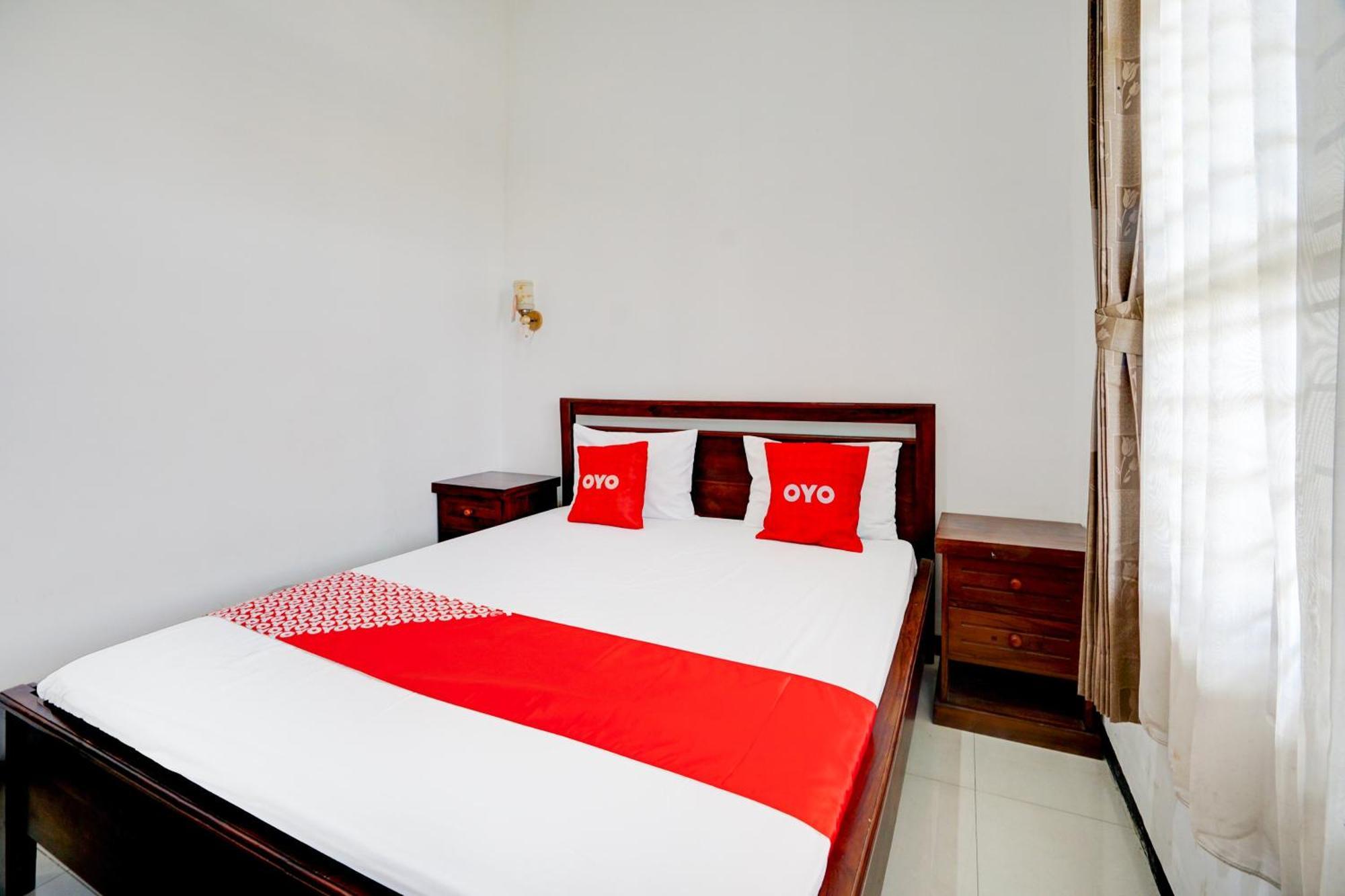 Oyo Life 93083 Nova Jaya 3 Homestay Syariah Lamongan 外观 照片