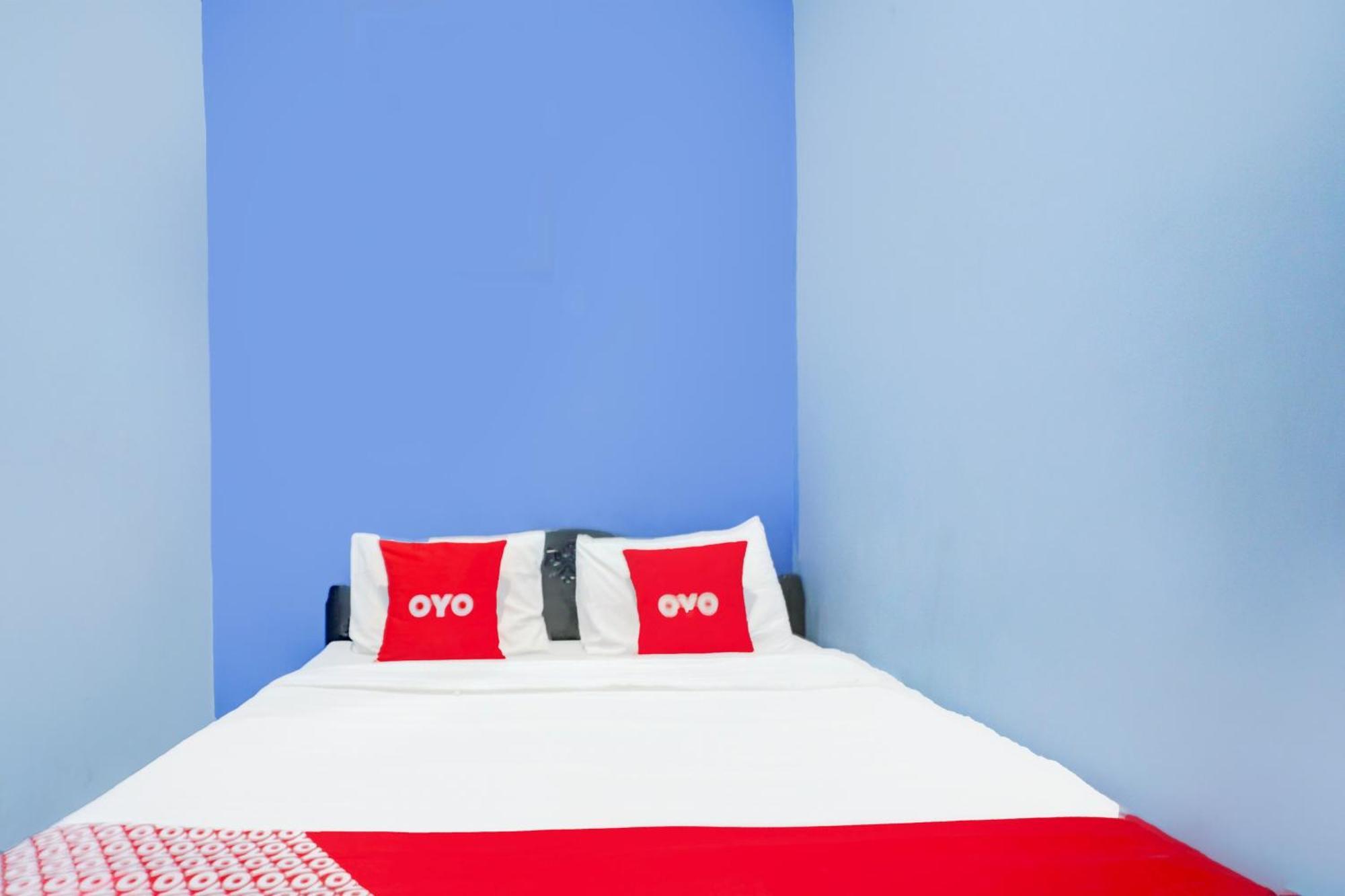 Oyo Life 93083 Nova Jaya 3 Homestay Syariah Lamongan 外观 照片