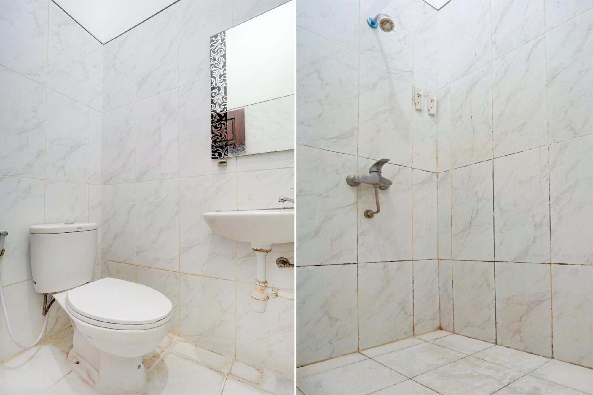 Oyo Life 93083 Nova Jaya 3 Homestay Syariah Lamongan 外观 照片